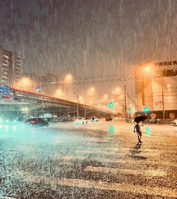 北京料降30小时暴雨 多景区闭园 启动防汛四级应急响应