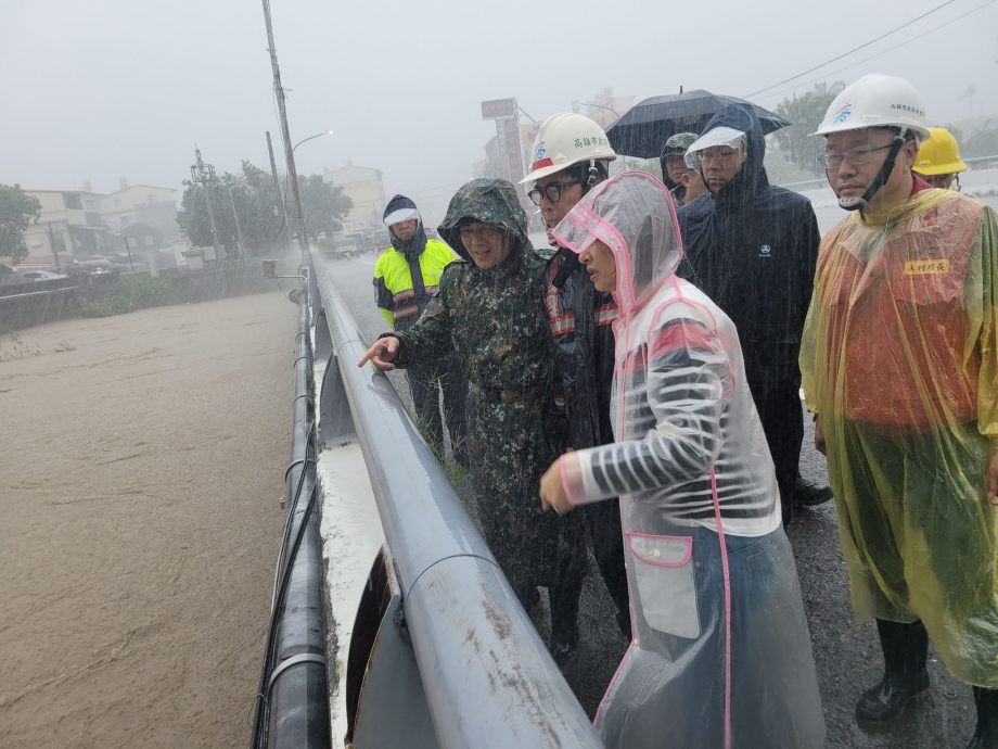 颱風“格美”釀高雄多區淹水 美術館住宅區成「黃河」