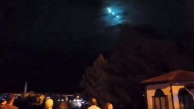 視頻 | 土耳其多地夜空“閃現綠光”　流星劃過直擊畫面曝光