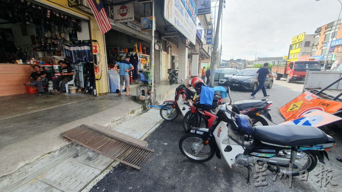 坑洞未補 溝蓋崩裂 水管外露  端姑安達路治水工程問題多