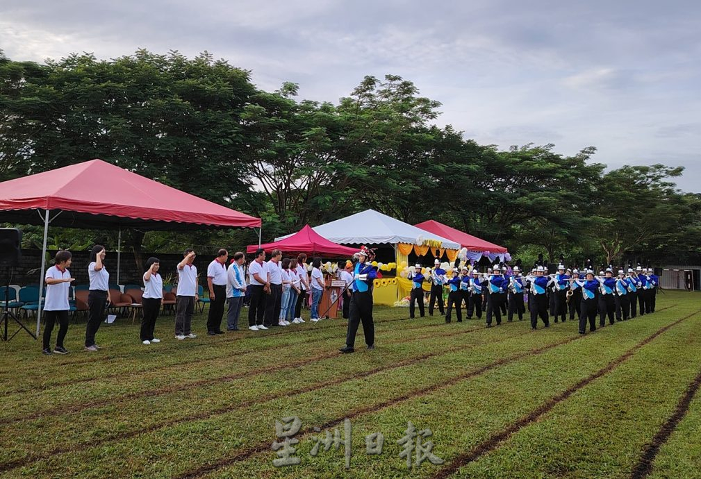 培南华中运动会 花卉为主题充满朝气