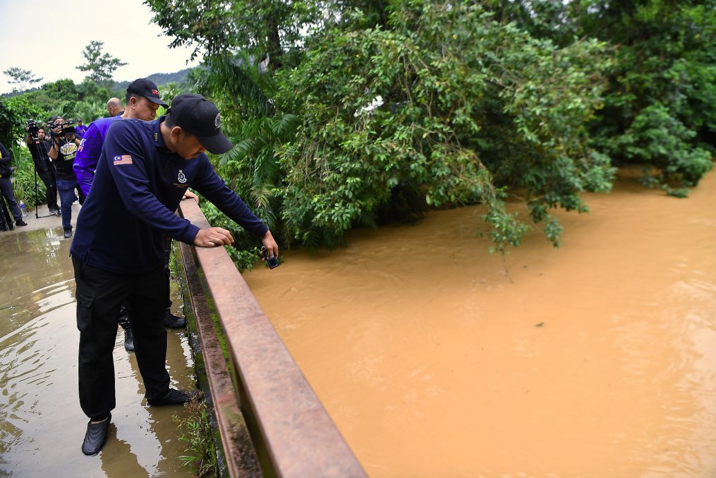 努法拉疑遭警察男友谋杀案·雨后河水浑浊 警暂缓下水搜证行动