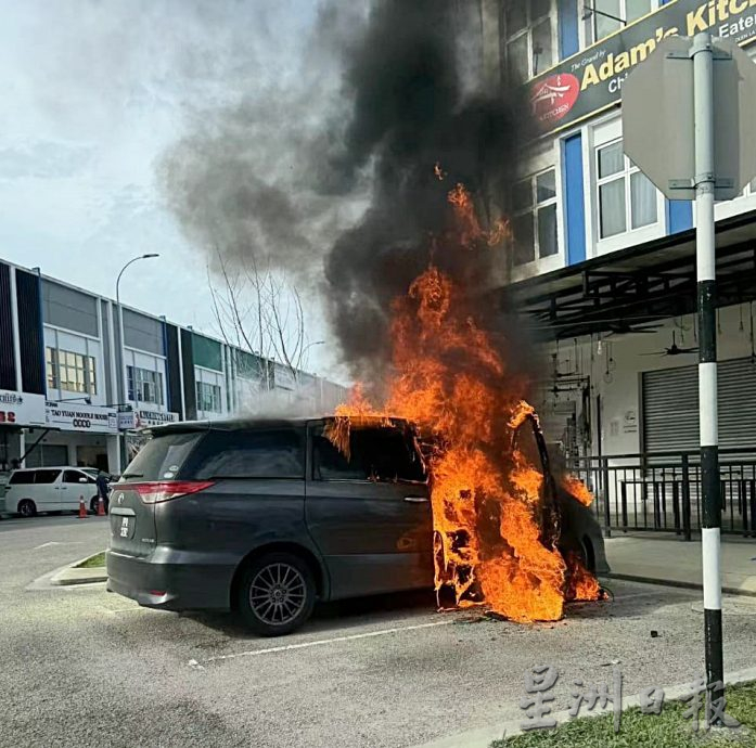 *已簽發* 柔:一休旅車起火燃燒，女車主逃過一劫