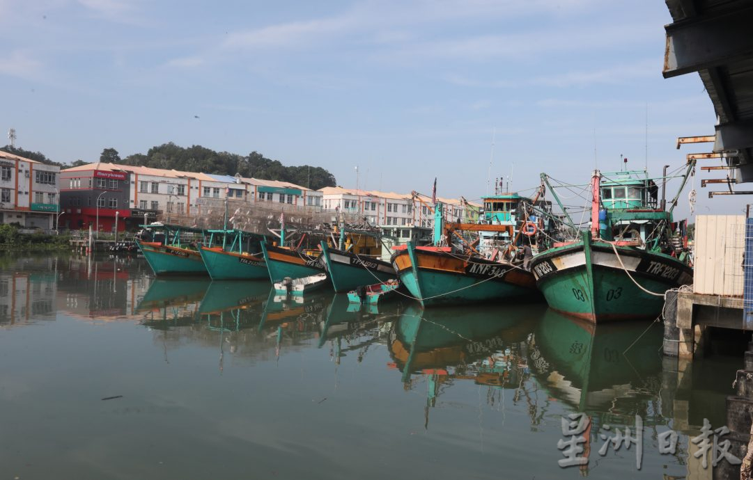 *已签发*柔：工艺大学为丰盛港21艘渔船安装太阳能板