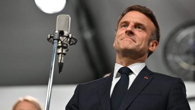 巴黎奥运开幕式顺利结束 法国总统：我们办到了
