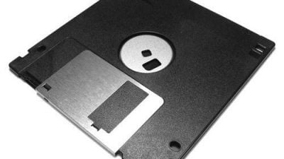日本廢除逾千法規 全面淘汰軟碟