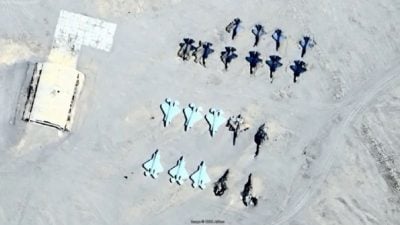 新疆沙漠靶场惊见F-22与F-35靶机 解放军被指模拟攻击日本本土