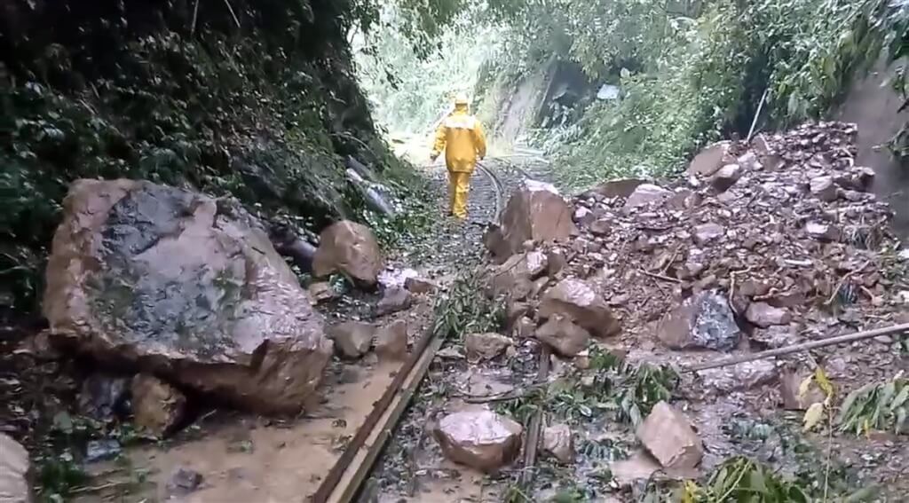 格美臺風損害逾89處 阿里山林鐵停駛至8月底