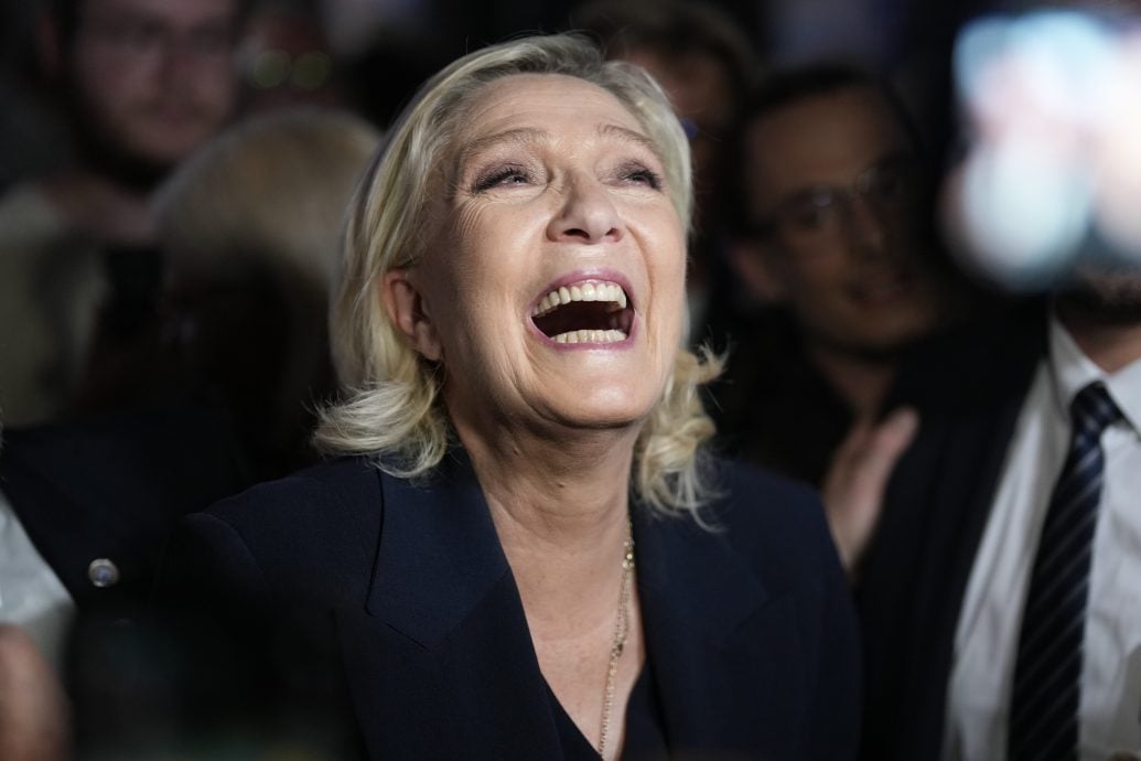 法國極右翼領跑議會選舉首輪投票 有民眾集會表不滿