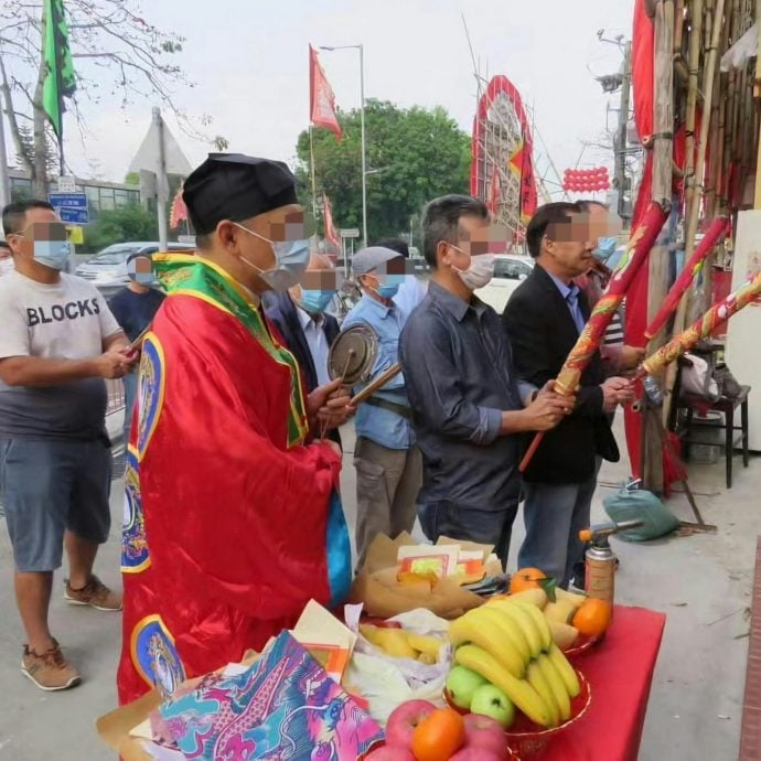 移英港人带去习俗 英国惊现港式“破地狱”？