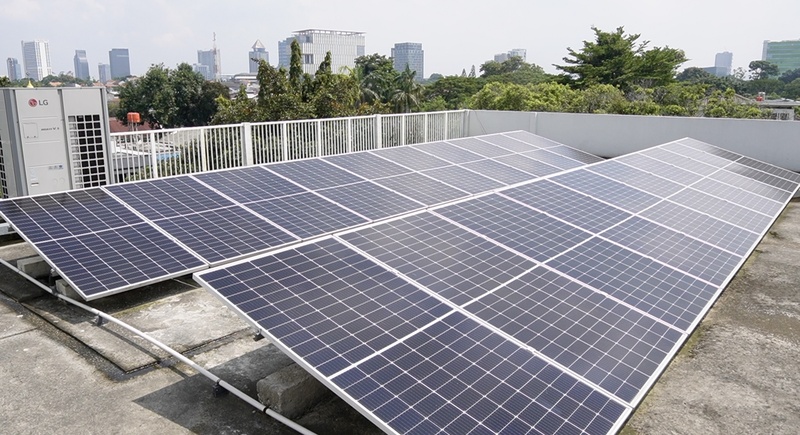 绿量无穷 | 改造绿建筑设太阳能板  净零小学不开灯没冷气