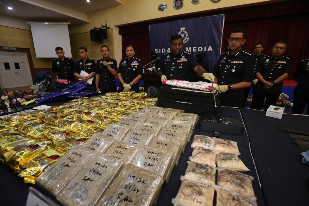 贩毒集团利用电召货运服务运毒·夫妻只领RM51却被捕扣查