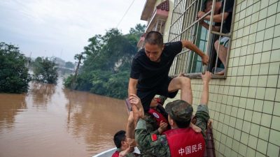 超警戒洪水袭长江中下游 最长历时“15天”