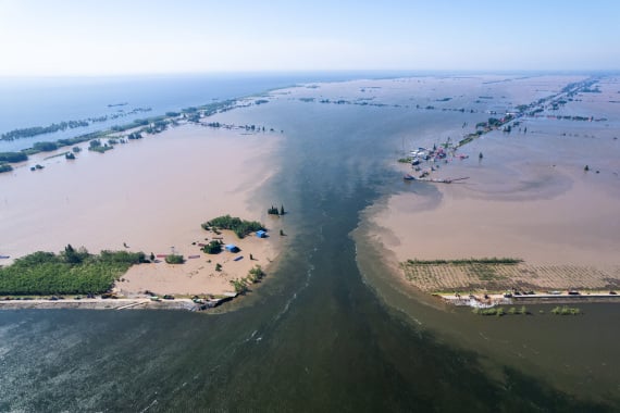 配头数图)聚焦防汛抗洪|湖南华容洞庭湖决堤现场：决口内外水位齐平 正在堵口（3）