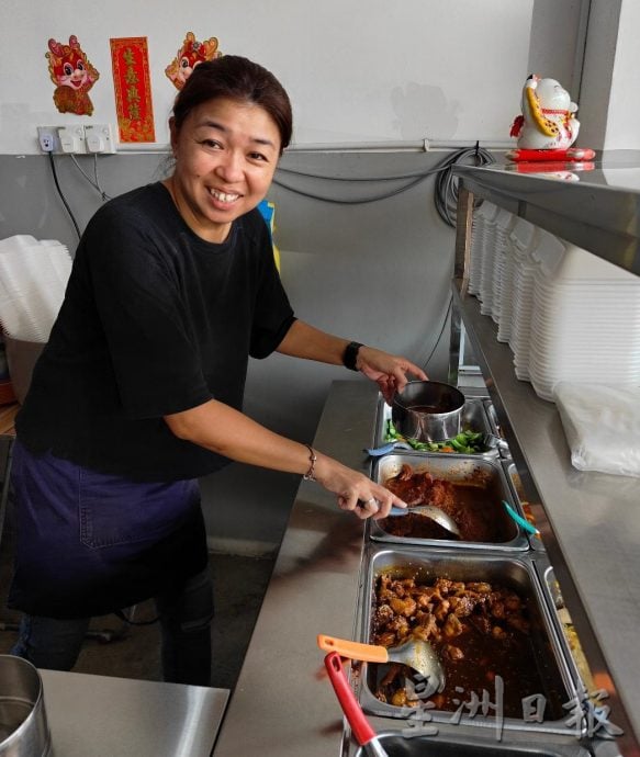 霹／版头／【人气美食】／班台海鲜咖哩面 不浓稠 香味够