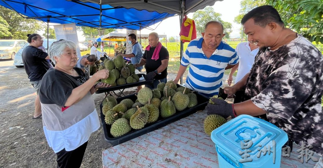 霹：封面主文／果王熱賣 果後登場 本地水果豐收處處可見