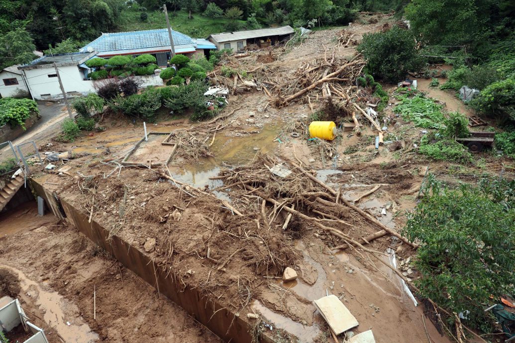 韩暴雨预警解除 5人遇难1人失踪