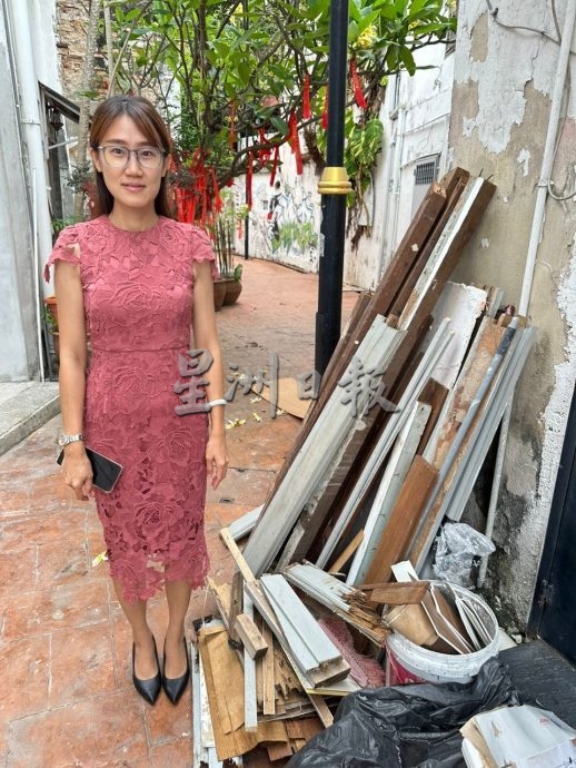 （古城封面主文）古里街后巷堆杂物及涂鸦 威胁行人安全留负面印象