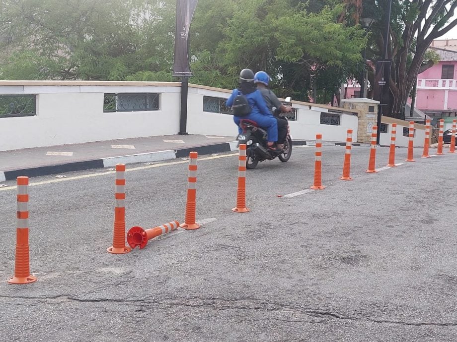 （古城封面副文）板底街上桥之前路中窟窿危及道路使用者