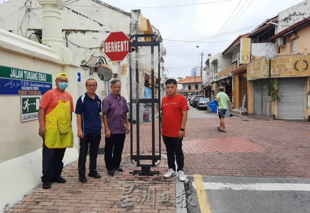 （古城第二版主文）打金街游客地图阻挡“停止”路牌