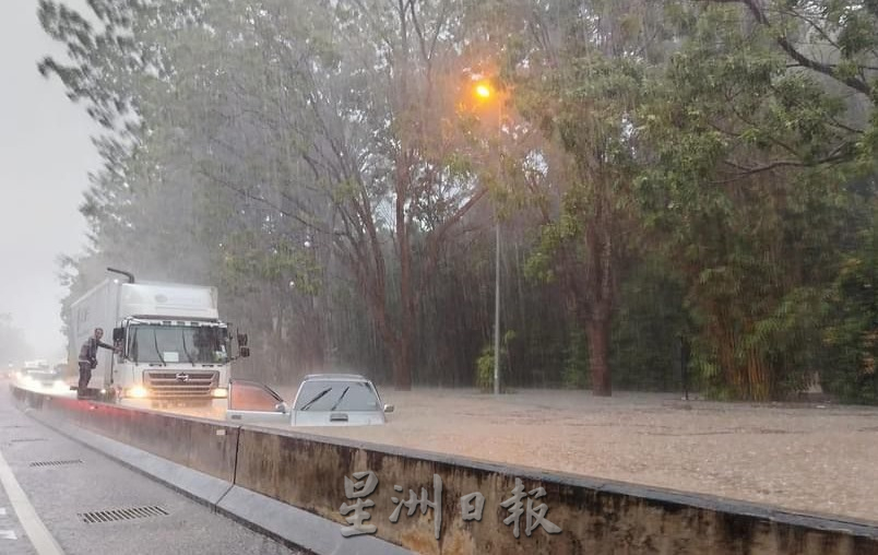 （古城第五版主文）SPA大道遭遇突发水灾，承包商将挖掘临时排水道，将雨水引入附近空地