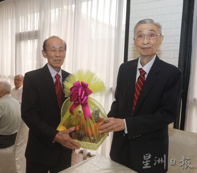 （已签发）柔：新山南大校友会 第28届理事宣誓就职