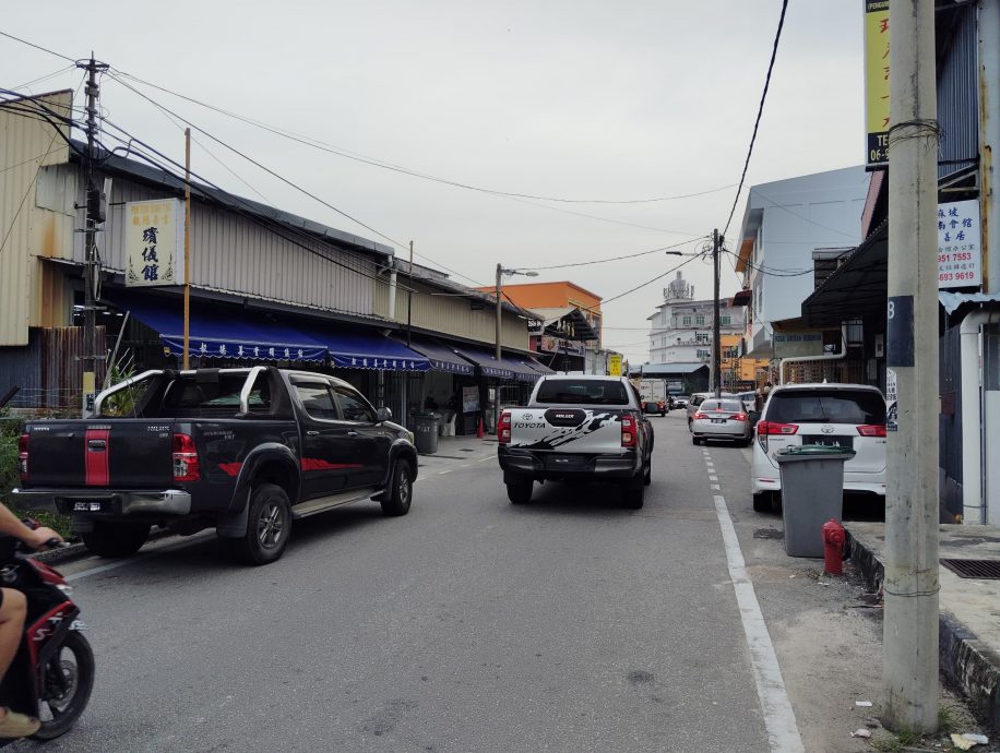 （已签发）柔：民生特工队：麻坡拉玛路交通拥挤 居民盼改为单向道