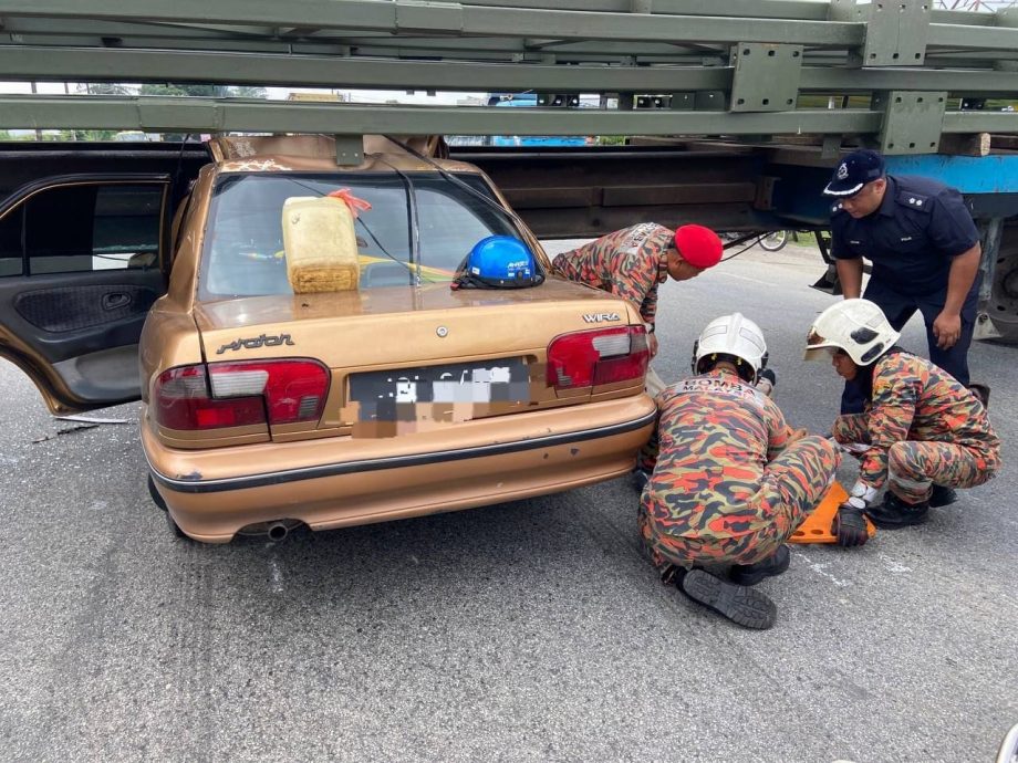 （已簽發）柔：汽車車頭卡拖格羅裡底部，60歲汽車司機送院兩天後斃命