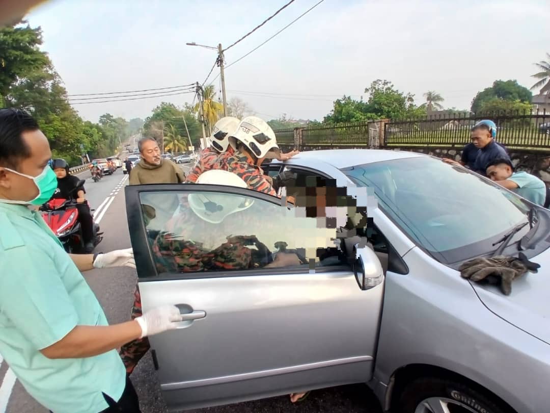 （已簽發）柔：男子開車途中失去意識 消拯人員救出送院