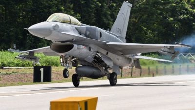 荷兰外长承诺尽快移交F-16战机予乌克兰