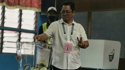 双溪峇甲补选|  国盟候选人阿比丁  为自己投下一票