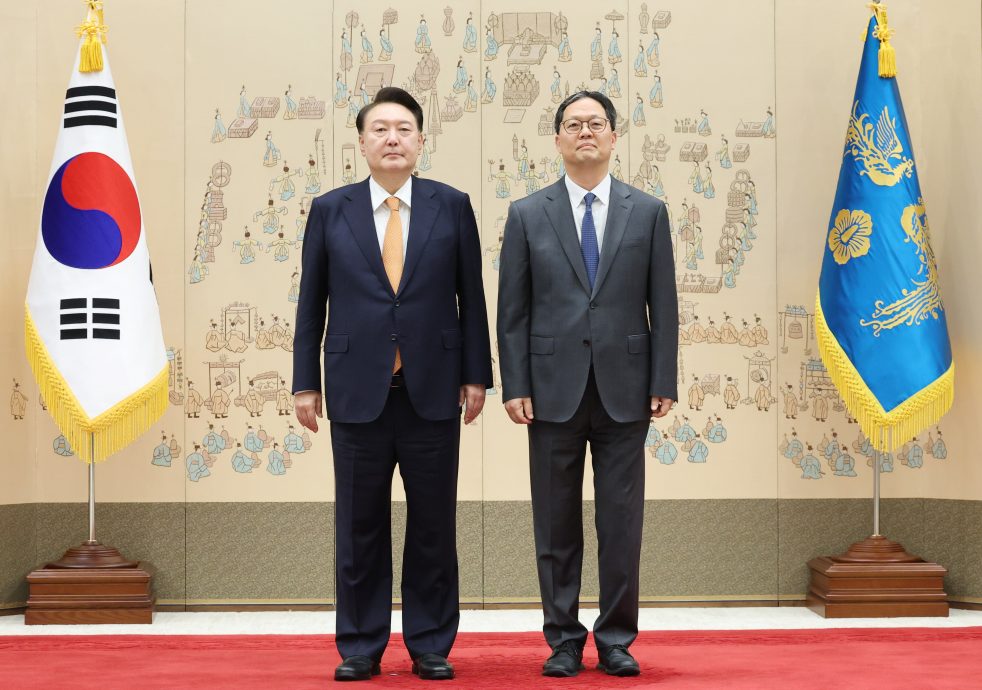 SOUTH KOREA SOUTH KOREA DIPLOMACY:New South Korean Ambassadors receive their credentials in Seoul