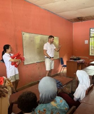 Henkel Indonesia partners Yayasan Kelestarian dan Edukasi Kaimana to transform primary school building