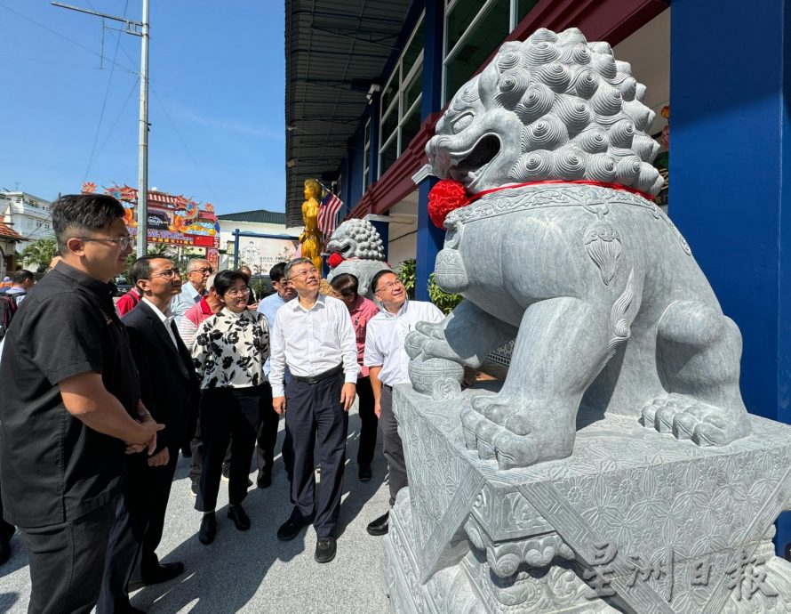 “恭王府石獅子”移交及揭幕·馬中友誼厚禮