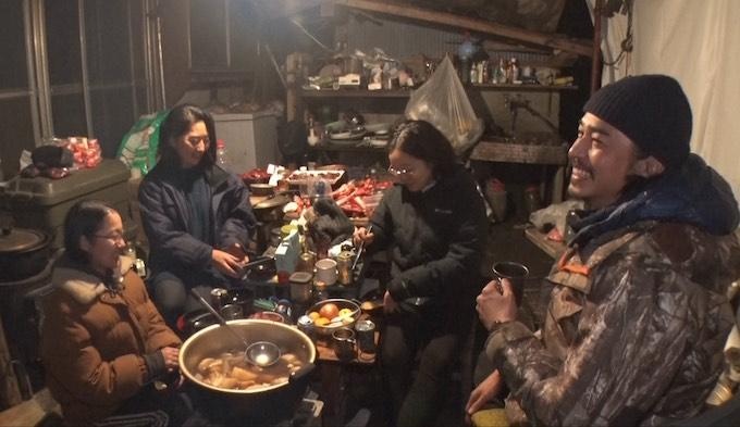 东出昌大山里遇真爱 离婚4年官宣双喜