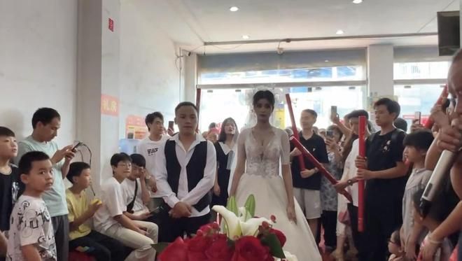 中國男子迎娶超正斐濟老婆！“站旁一對比”引全場轟動