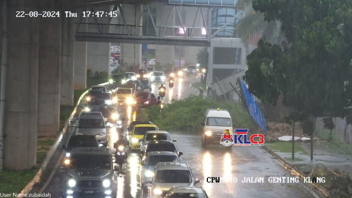 云顶吉冷路土崩 吉隆坡多地积水