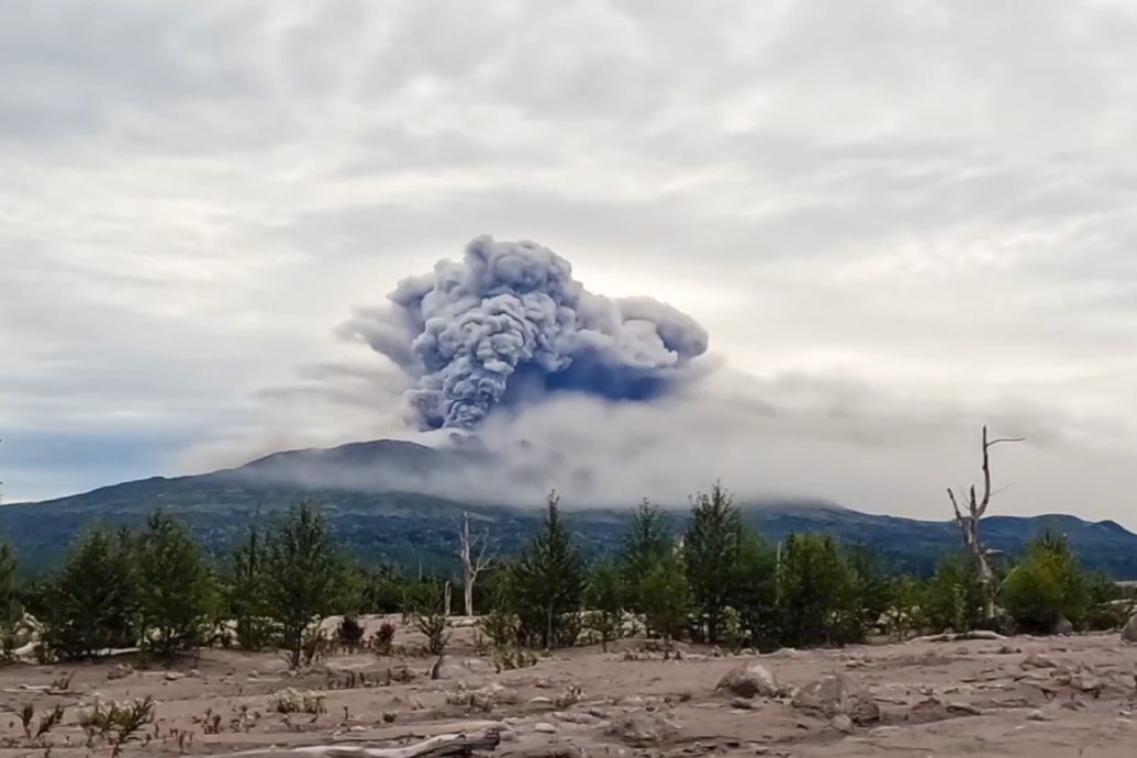 俄罗斯堪察加半岛7.0级强震引火山爆发  专家：恐9级地震先兆