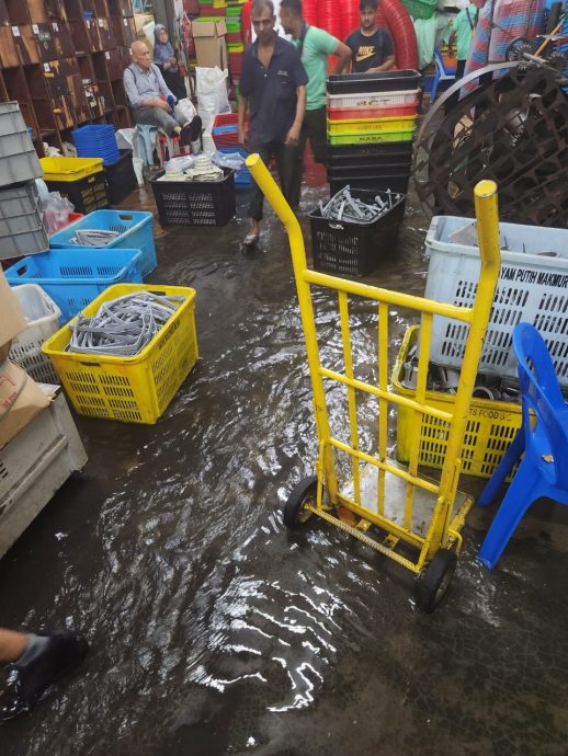 午后豪雨 甲洞 增江多地闪电水灾