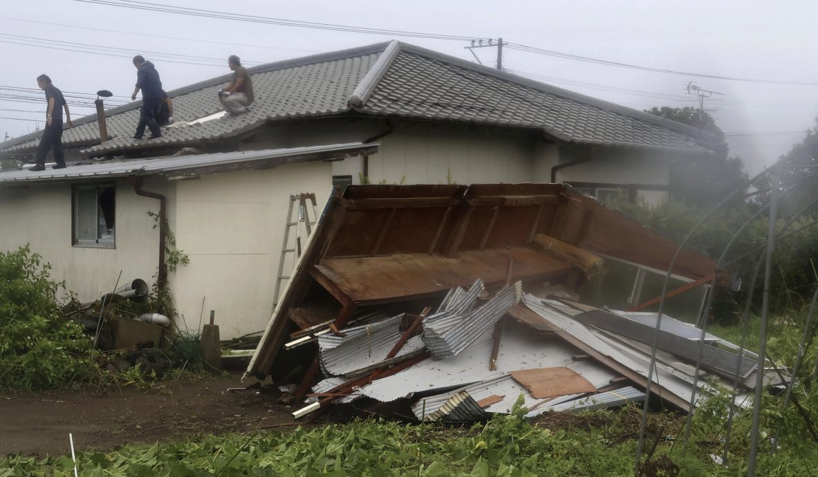 颱風珊珊襲日本 | 宮崎縣刮龍捲風  22人傷 自動販賣機也被吹倒  