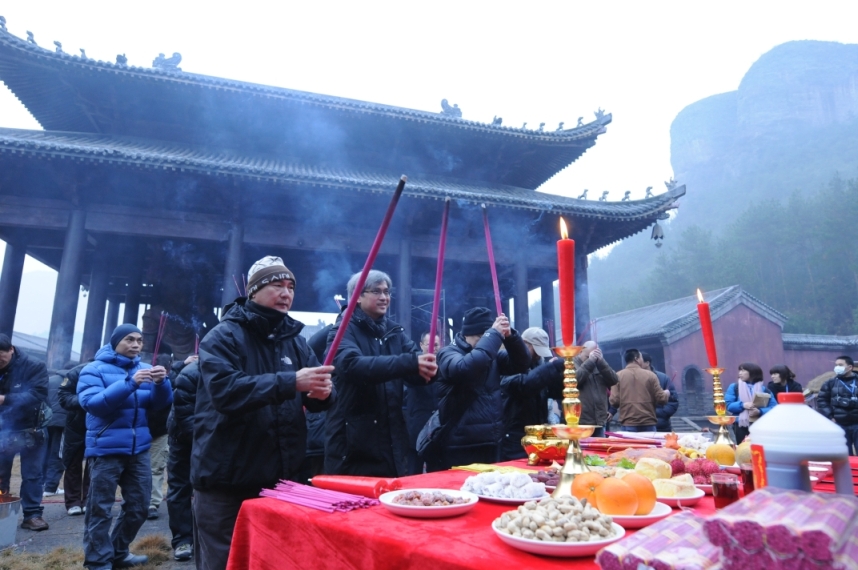 吴思远文隽揭元奎晚年生活 受失智症困扰连送殡都忘记	