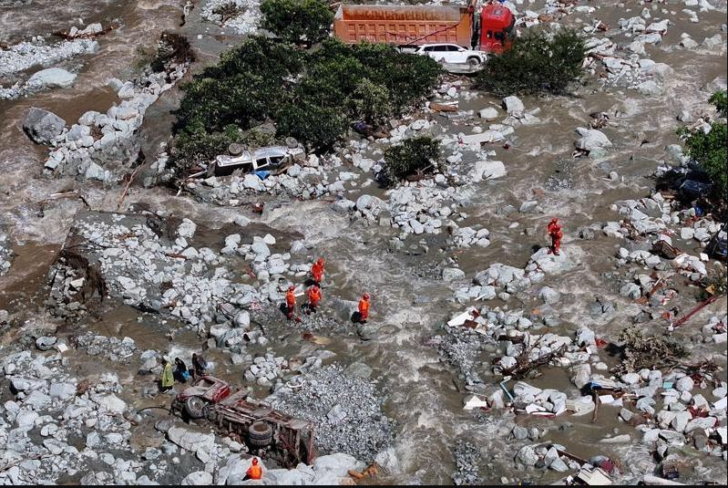 四川康定山洪泥石流灾害致4死23失联