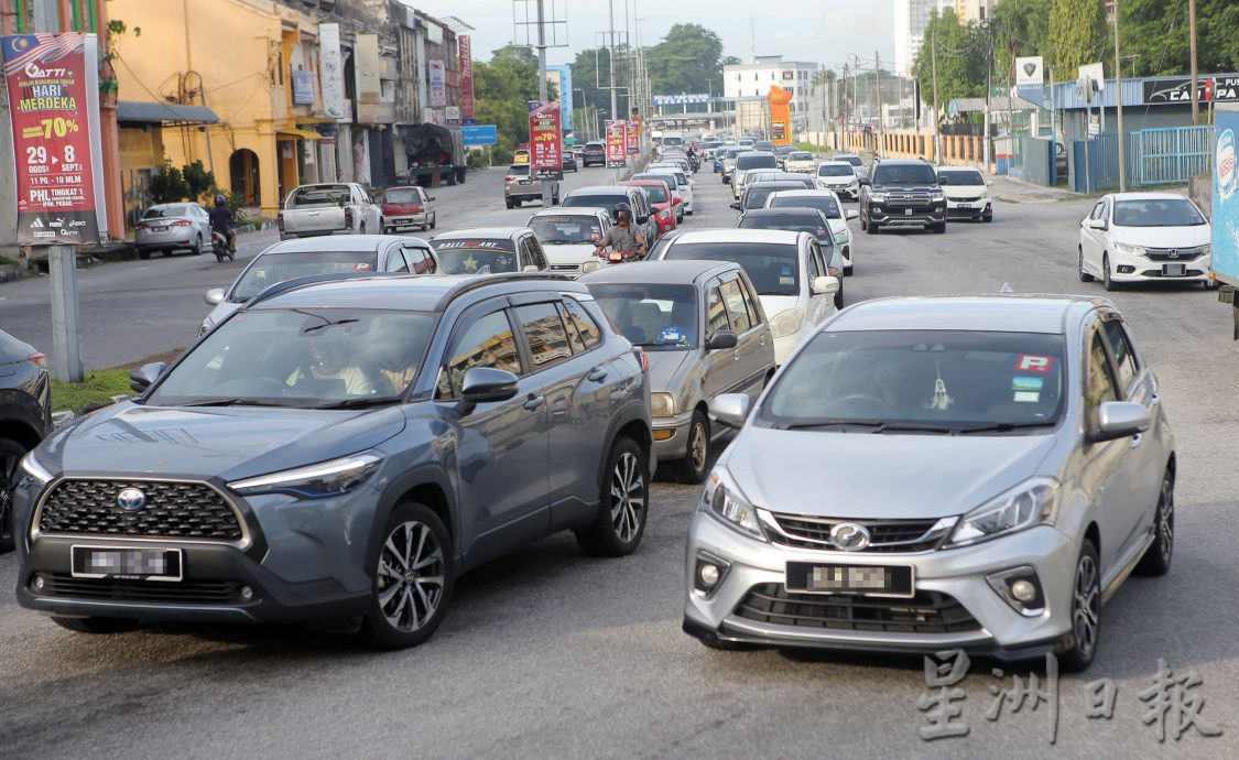 國慶日彩排封路現車龍 連五日排練公眾受促小心駕駛