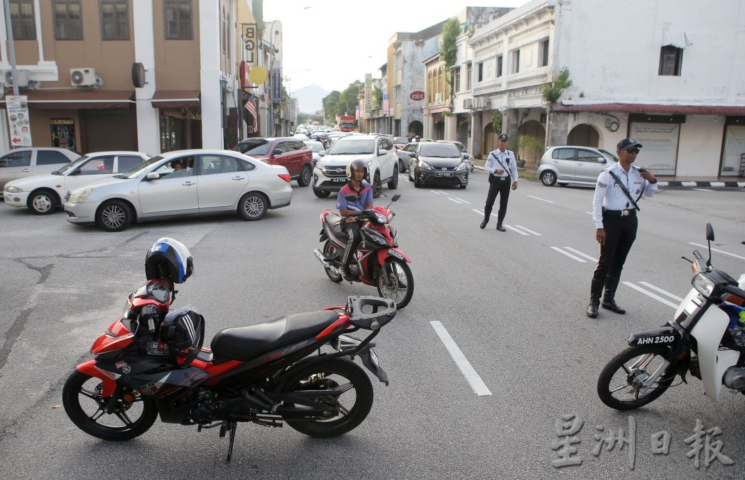 國慶日彩排封路現車龍 連五日排練公眾受促小心駕駛