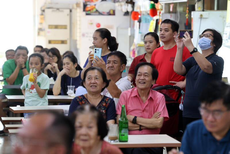 **已签发**柔：狮城二三事：10年前就开始，狮城咖啡店办午间歌台