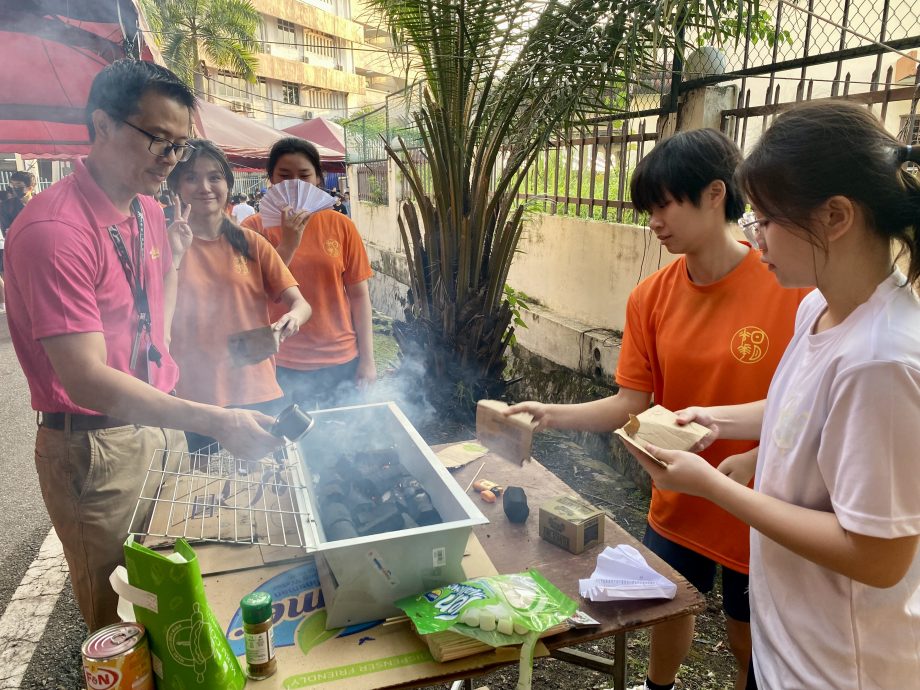 建议版头//大都会-巴生光华独中筹建综合大礼堂暨学生宿舍大楼基金义卖会  成功筹获百万