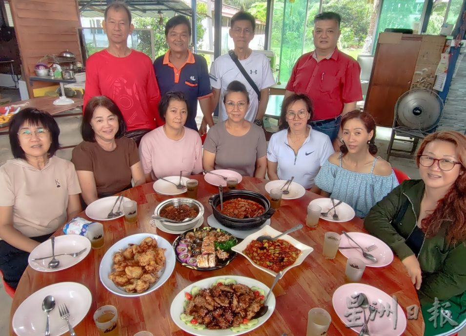 新马游客游果园品素食 安顺双溪泗里名气渐扬