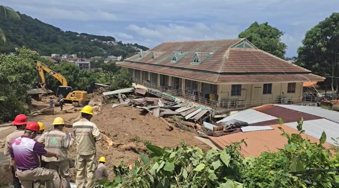 普吉府暴雨引发山体滑坡 房屋被埋9人遇难