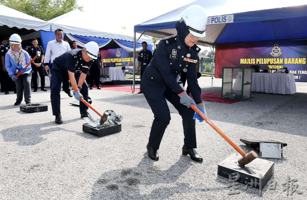 破12宗比特幣偷電活動起985臺挖礦機 警出動壓路機銷燬197萬贓物