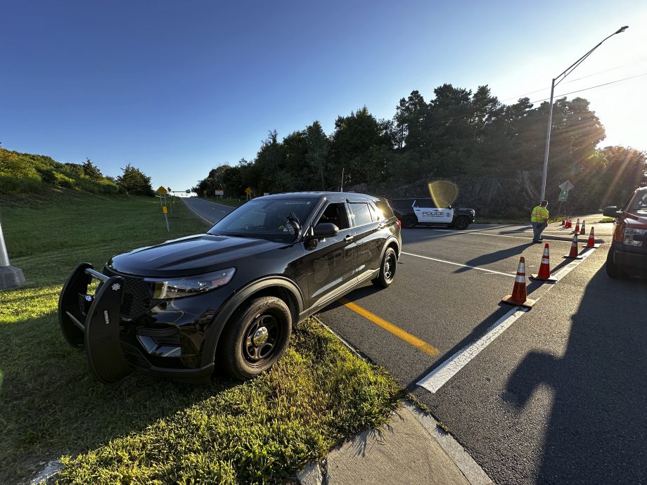 美漢涉嫌殺妻 遭警開槍擊中後墜橋亡 探員隨後在其車後座有驚人發現